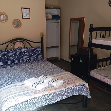 Hostel Limao Doce Нова-Фрибургу Екстер'єр фото